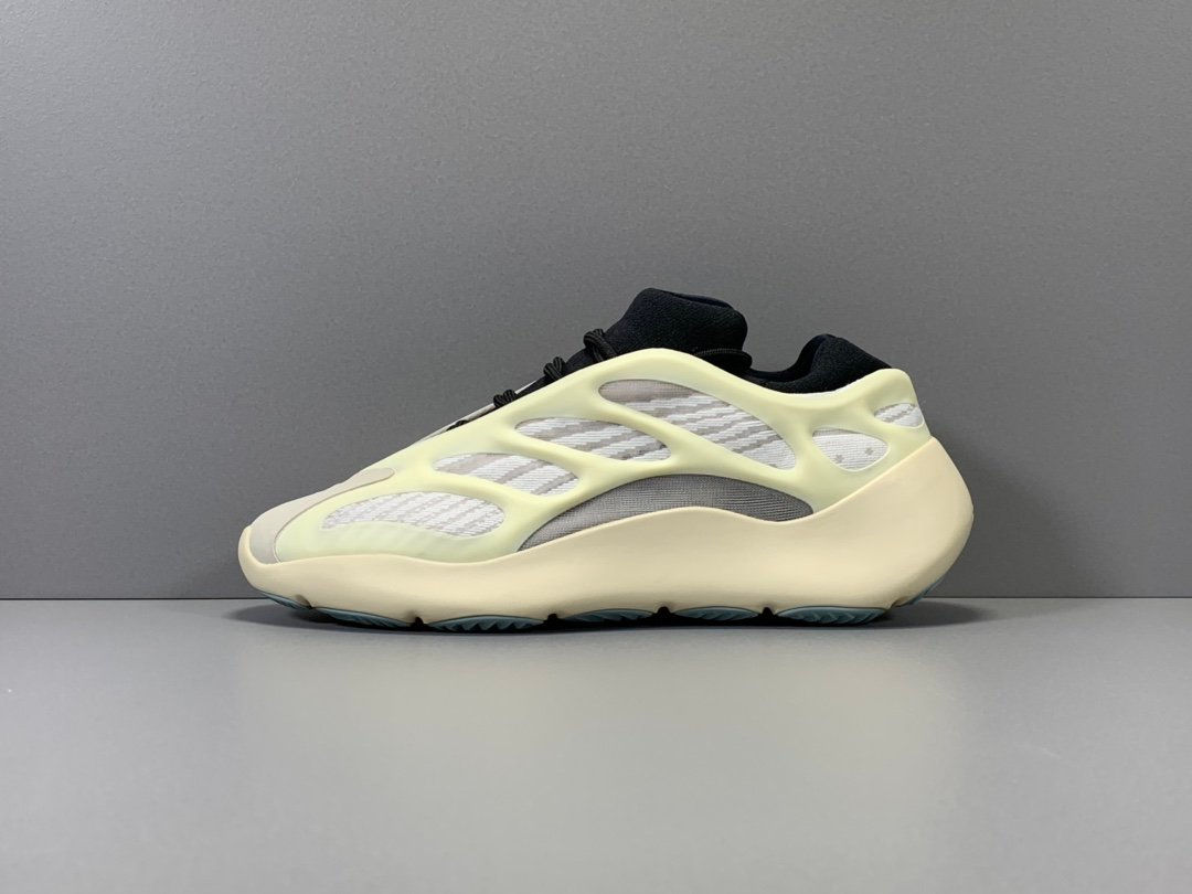 ADIDAS YEEZY 700 V3 AZAEL
AZAEL/AZAEL/AZAEL
