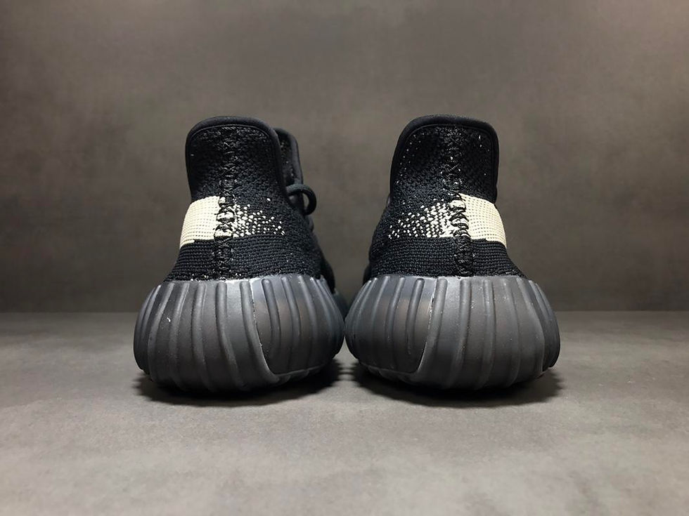 Thumbnail: ADIDAS YEEZY BOOST 350 V2 CORE BLACK WHITE
CORE BLACK/CORE WHITE/CORE BLACK