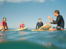 Cours et stages de surf premium en Guadeloupe