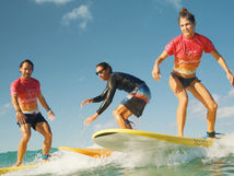 Cours et stages de surf premium en Guadeloupe