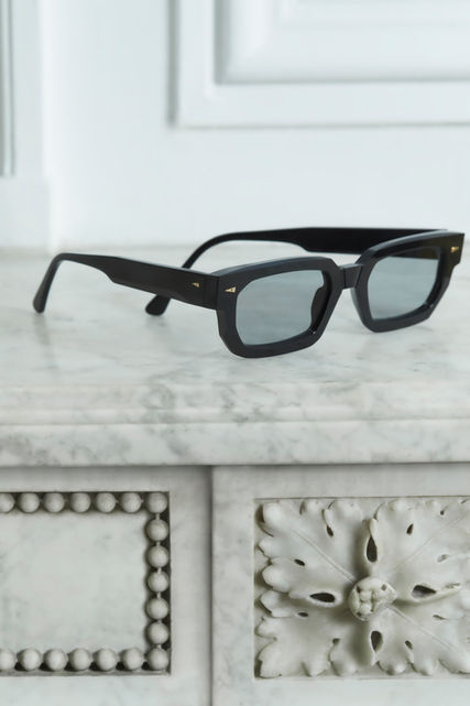 ARBEZ OPTICIENS - Opticien à Roanne depuis 2004 - Lunettes et montures design - Verres de lunettes de qualité - examens de vue pointus - Montures Ahlem