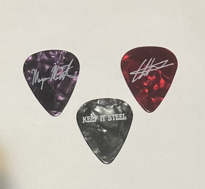 Thumbnail: Signature - Guitar Pick/s