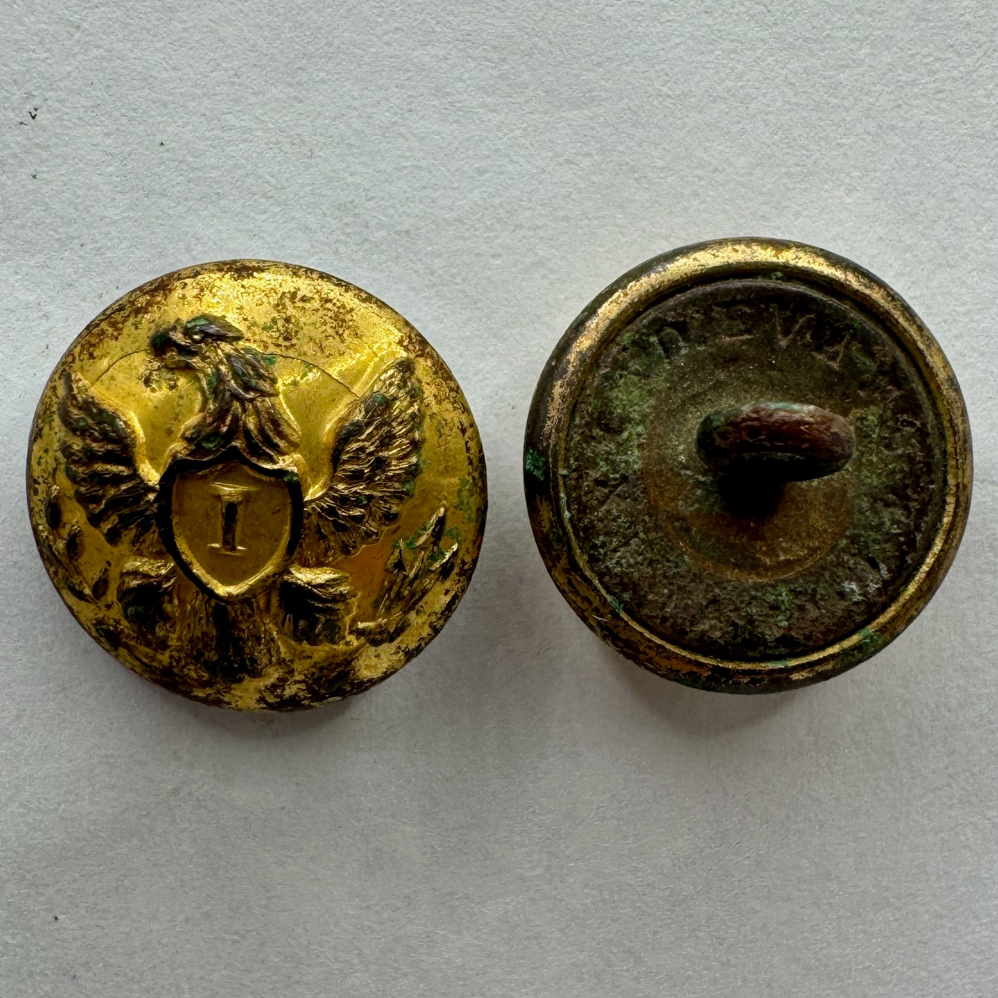 GI 88A2v | Pair of Dug Infantry Eagle "I" Kepi Buttons