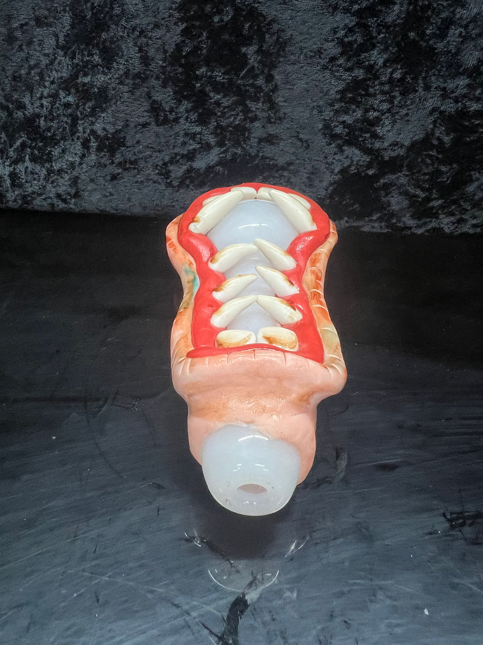 Thumbnail: Blg mouth character pipe