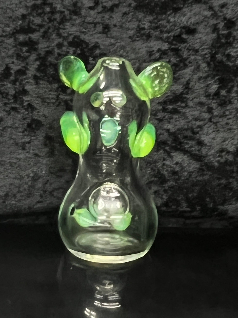 Thumbnail: Bear hand pipe 