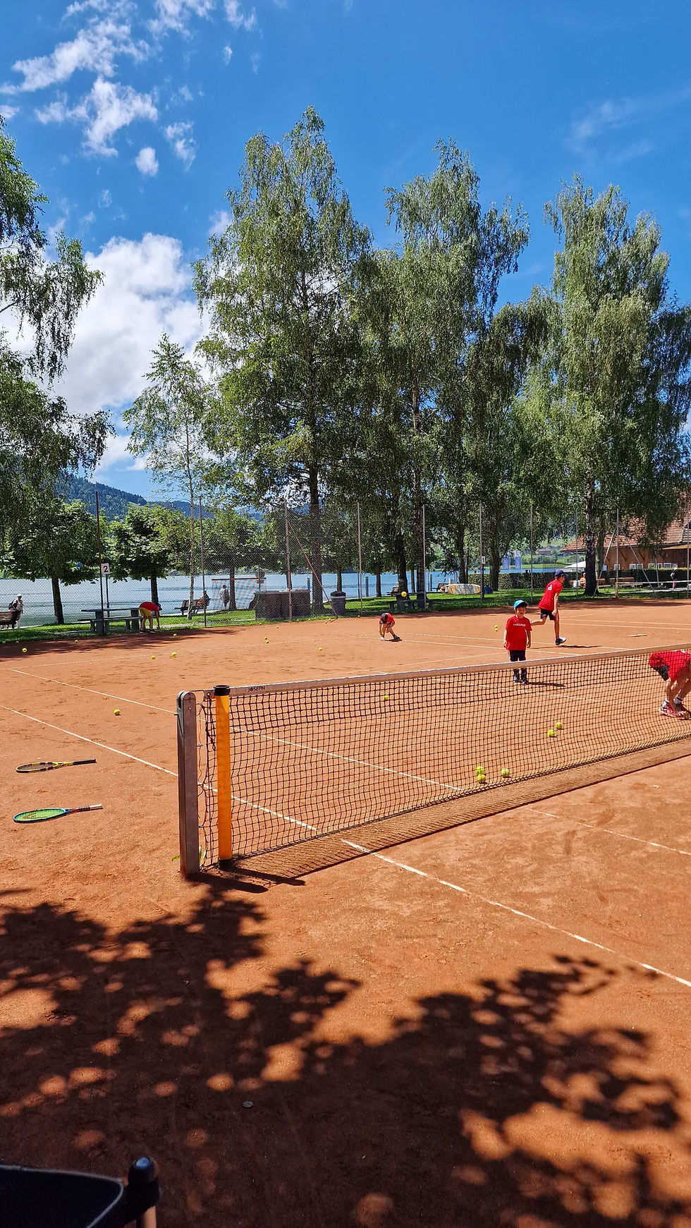 Outdoor tennis lessons in Zurich with InsideOut Tennis Academy