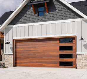 chi22-1025-photo-dealer-planks-cedar-windows-0002.jpg