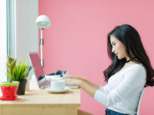 How to Make Your Office Look Aesthetically Good in a Small Space and on a Budget