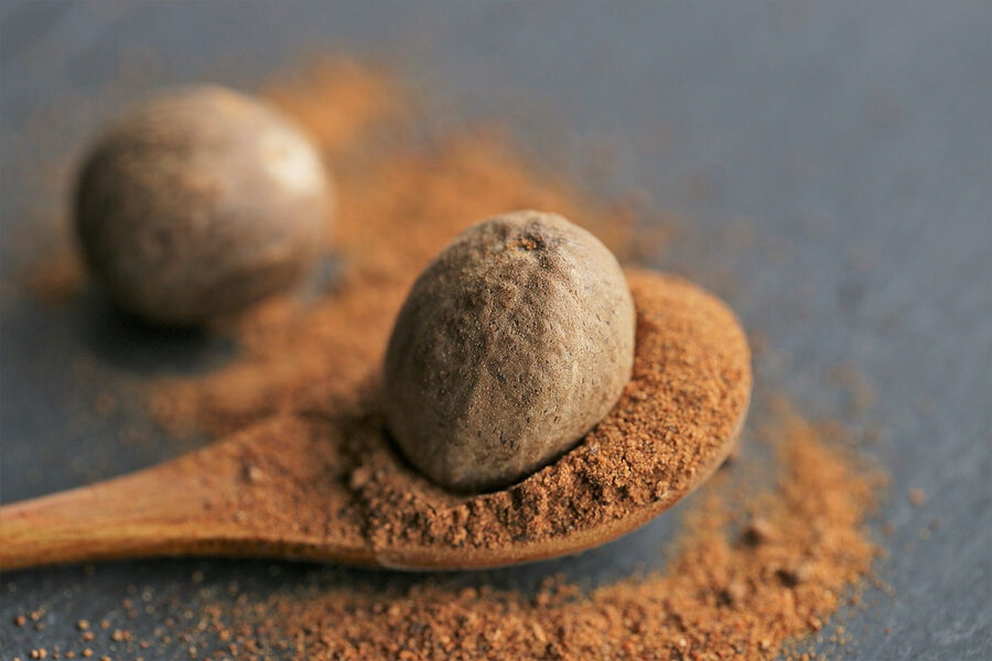 12 Incredible Benefits of Nutmeg