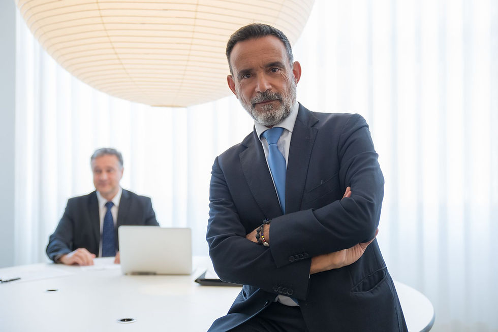 Cuando el líder deja de ser el héroe exhausto: la calma que sostiene a las personas