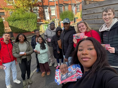 LEAFLET DELIVERING IN BEESTON HILL