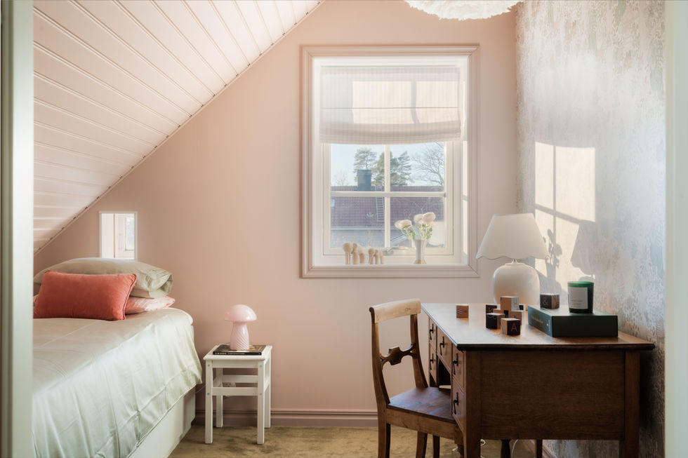 Girls room - lake house
