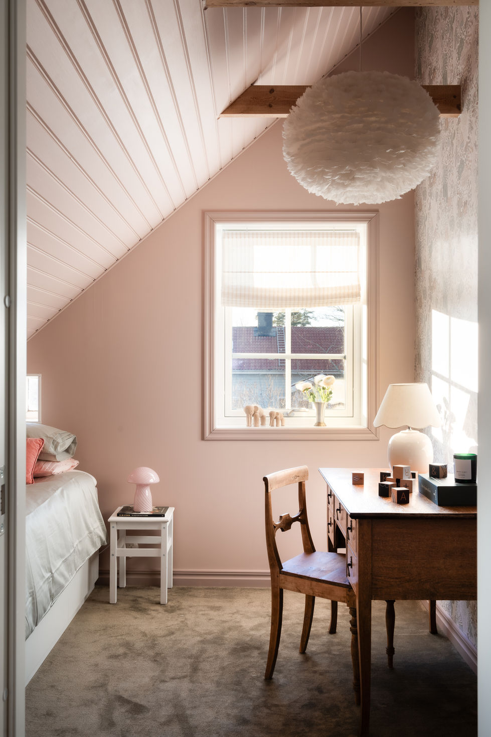 Girls room - lake house