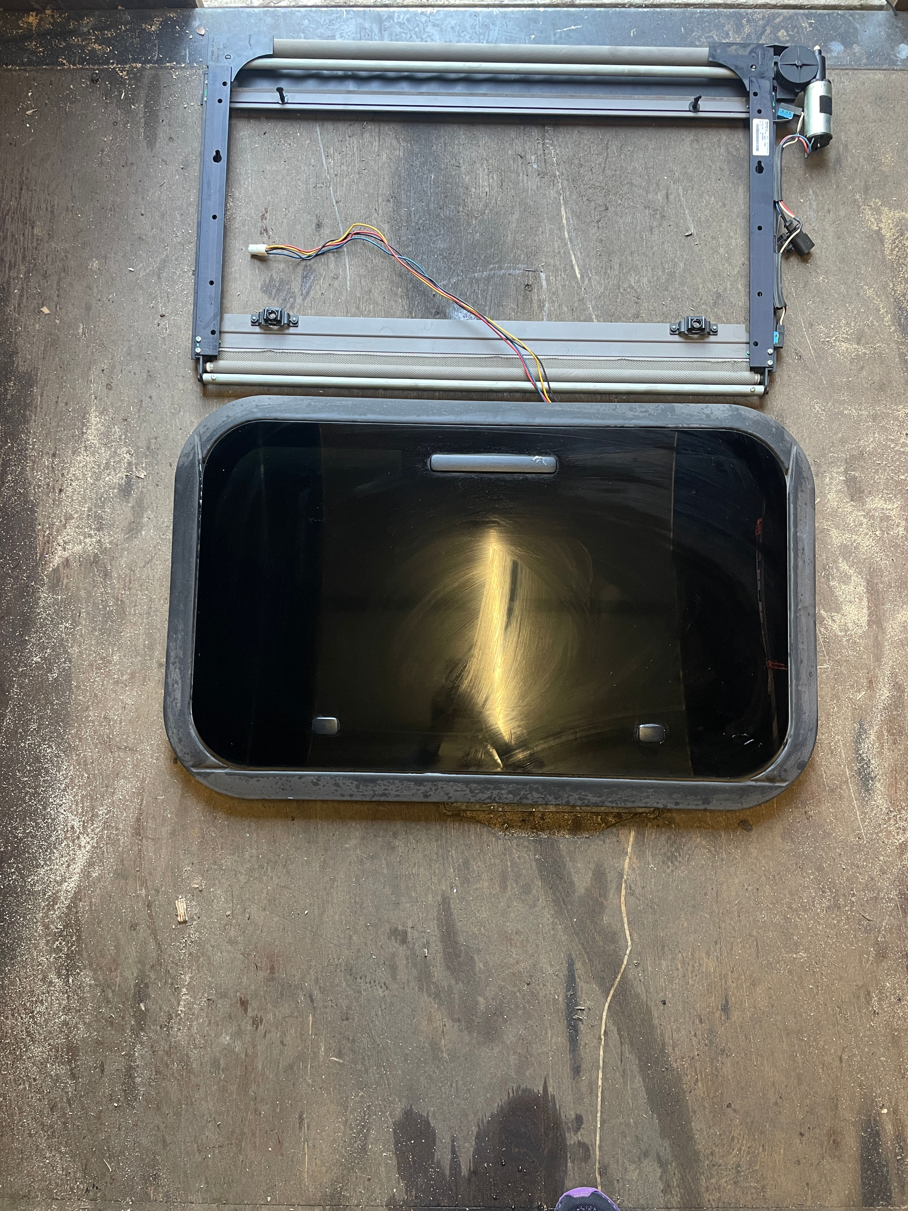 Elektrisches Aufstellfenster inkl . Schalusie für DAF