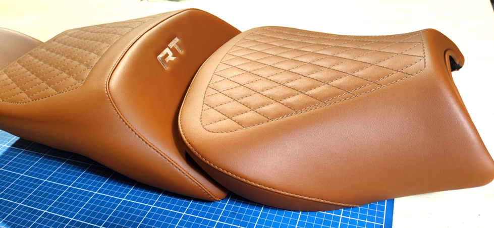 Selle moto confort broderie personnalisée