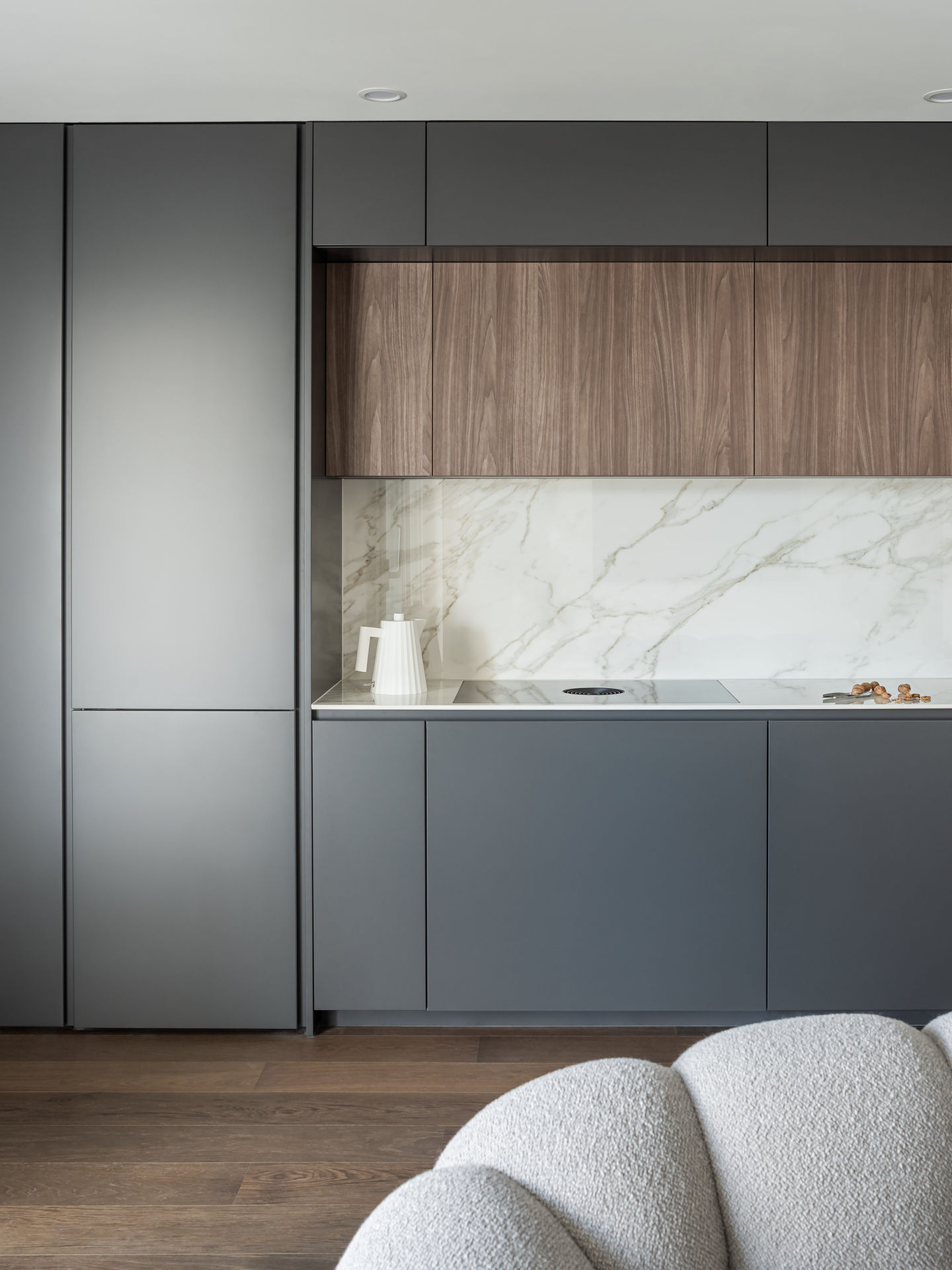 ristrutturazione appartamento cucina grigia moderna