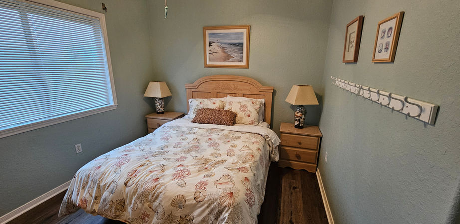 seashell room, sleeps 2
