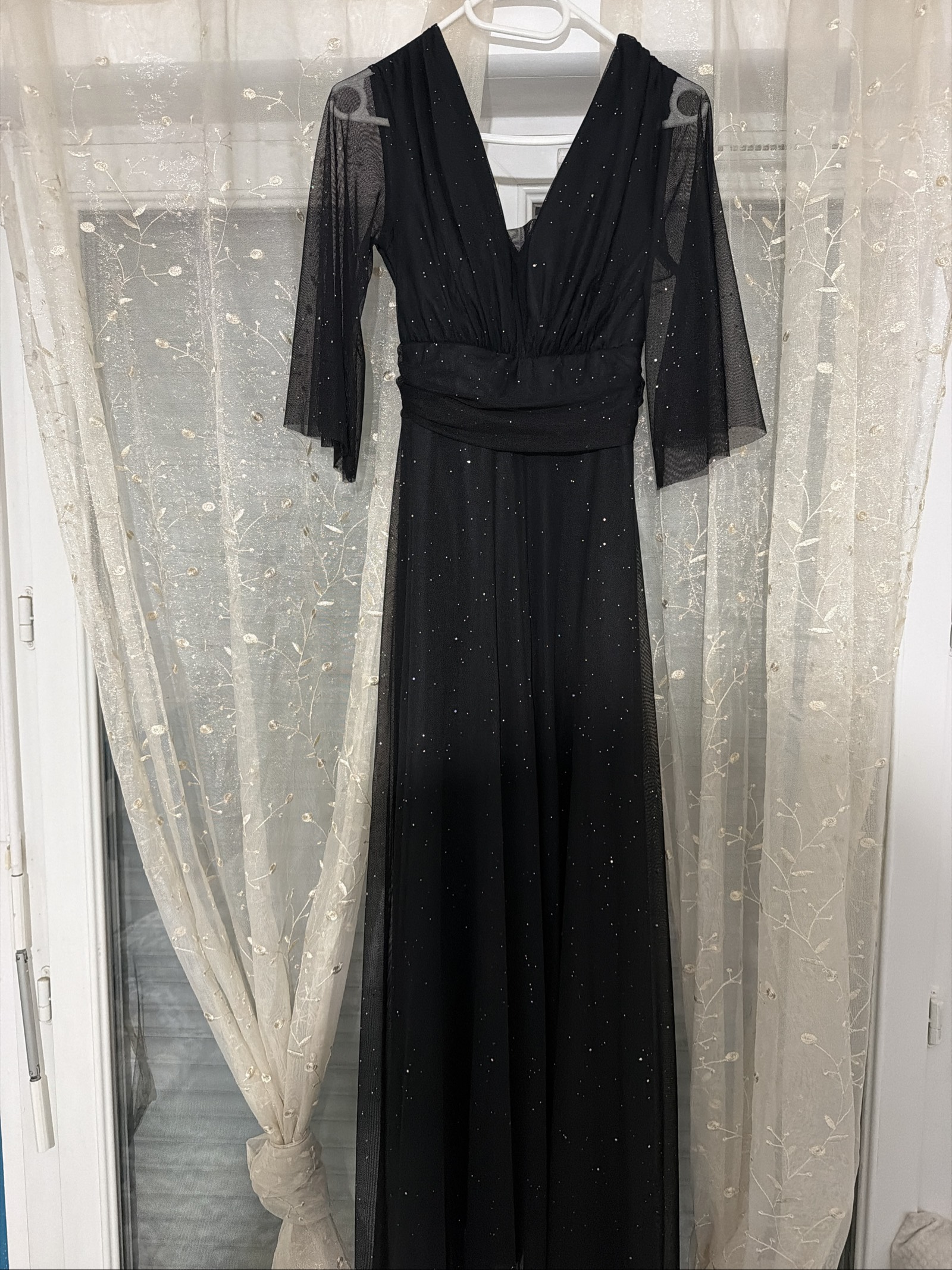 Robe longue de soirée noire pailletée