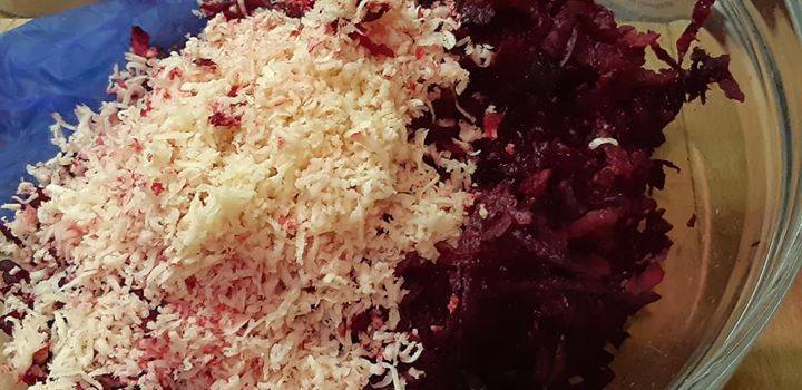 Grate fresh beetroot and fresh horseradish