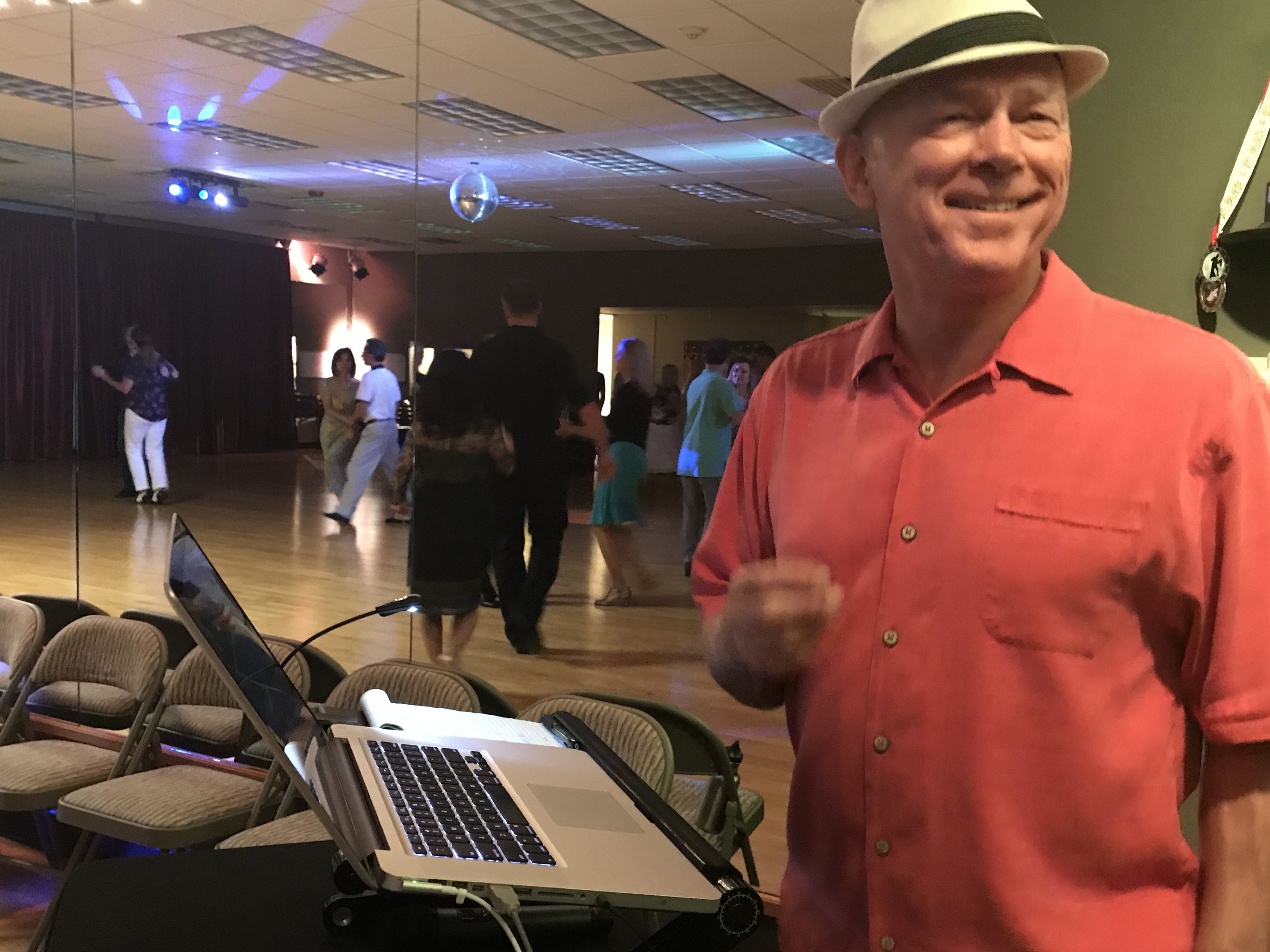 Enjoying some finger-snappin' tunes