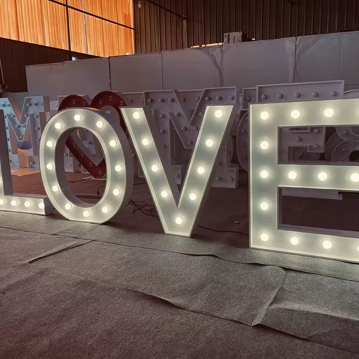 Fotobox Baden, Fotobox Aargau, Fotobox Zürich, Fotobox Basel, Fotobox Solothurn, Fotobox mieten, Fotobox Hochzeit, SnapBox, Hochzeitsdeko Baden, Hochzeitsdeko Aargau, Hochzeitsdeko Zürich, Hochzeitsdeko Basel, Hochzeitsdeko Solothurn, Hochzeitsdeko mieten, LOVE Letters, LOVE Letters mieten, Rosenherz, Rosenherz Hochzeit, Rückwand Hochzeit, Hochzeitsfotospot, Hochzeit Deko