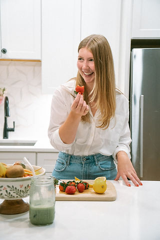 nourish-by-meg-dietitian-headshot.jpg