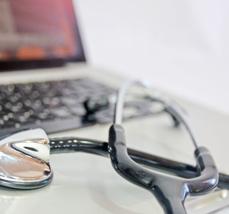 交通事故による外傷を伴う低髄液圧症候群について