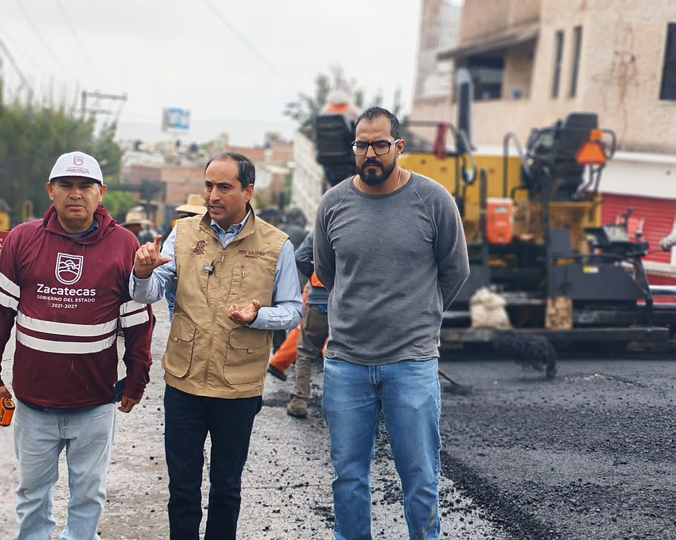 Llevan David Monreal y Pepe Saldívar programa de pavimentación a Rincón Colonial