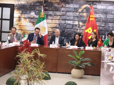 Pide Femat a Secretaria de Gobernación intervenga en caso del Frente de Sindicatos de nivel medio