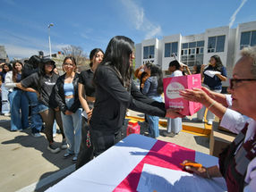 Beneficia Gobierno de Pepe Saldívar a 300 alumnas de la UAZ con programa “Transformando el ciclo”