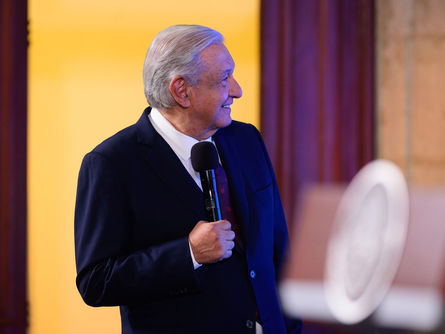 Presidente plantea revocación de mandato vinculante con 30 por ciento de participación