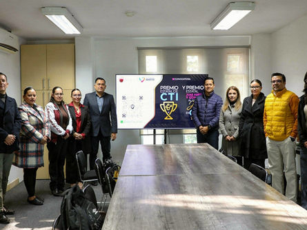 Juan Carlos Martínez Orozco y Luis Adrián De Jesús González, ganadores del Premio Estatal de CTI 2025