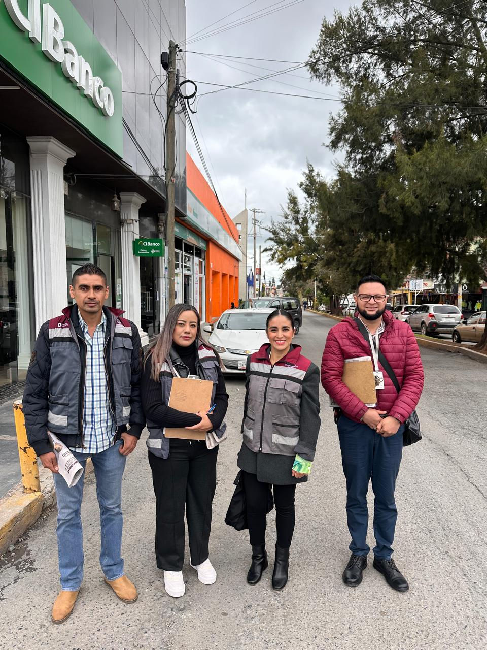 Se mantiene atención a comerciantes de la Avenida García Salinas