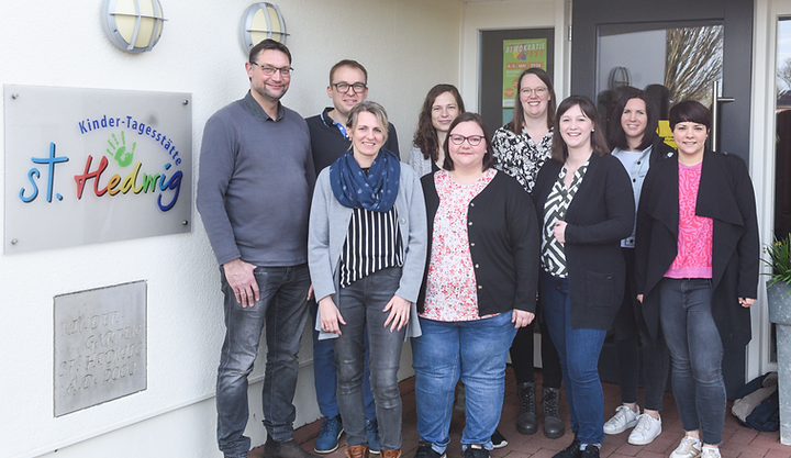 240406_Gruppenfoto Vorstand Förderverein 2023_2024_2_edited.png
