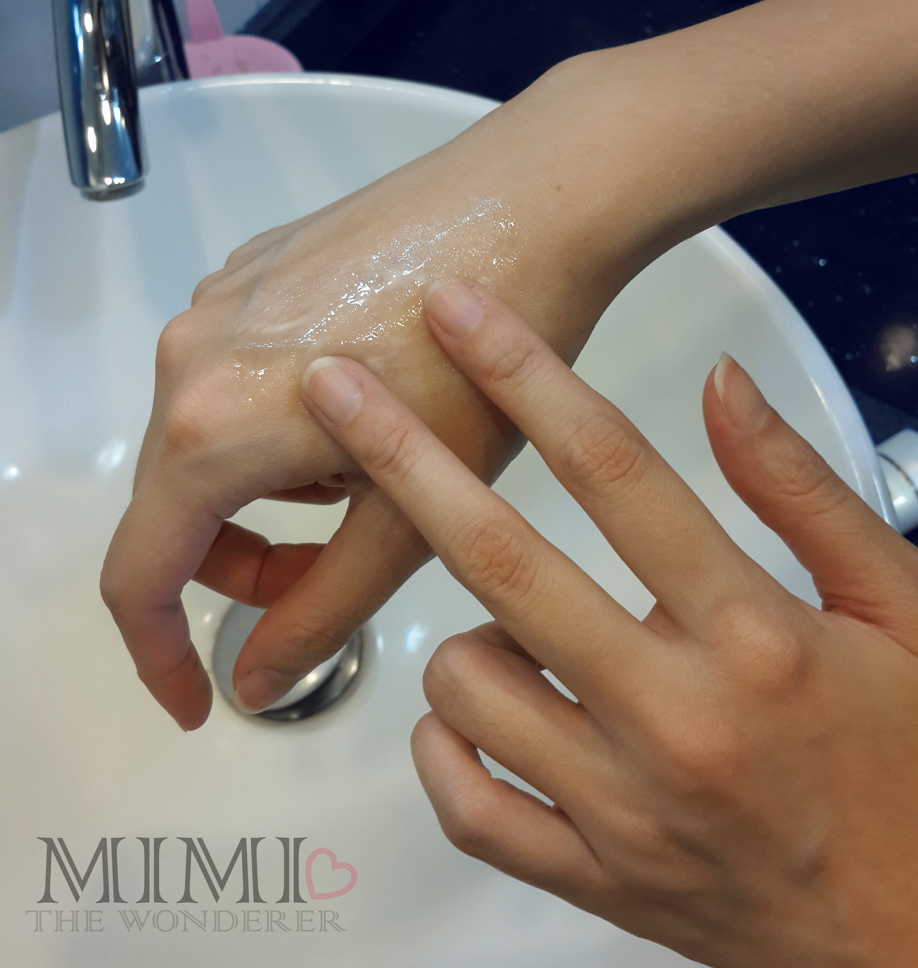 เมื่อถูที่ฝ่ามือ