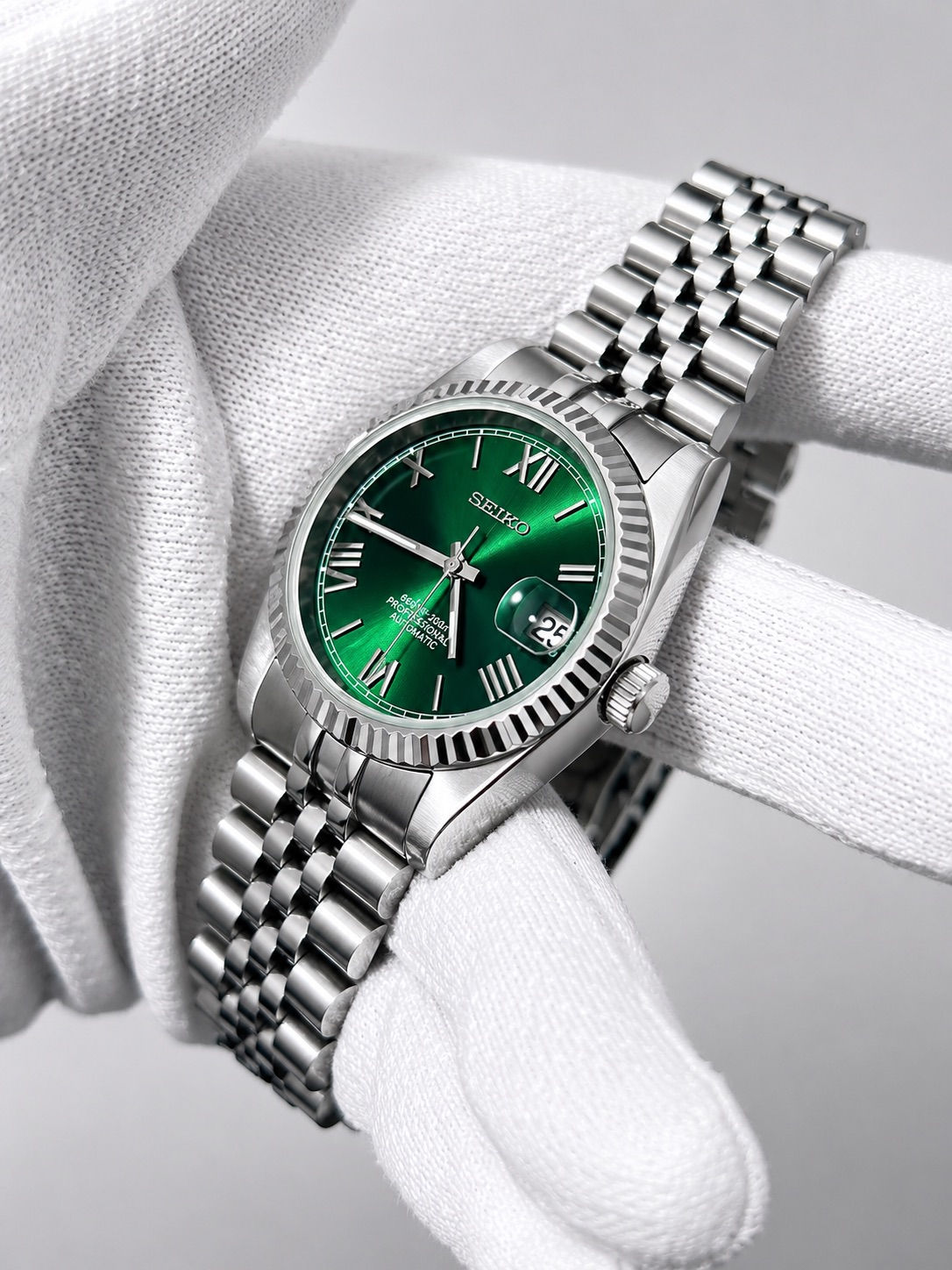 SEIKO CUSTOM MOD - ROMAN DIAL SUNBURST WATCH - GREEN
