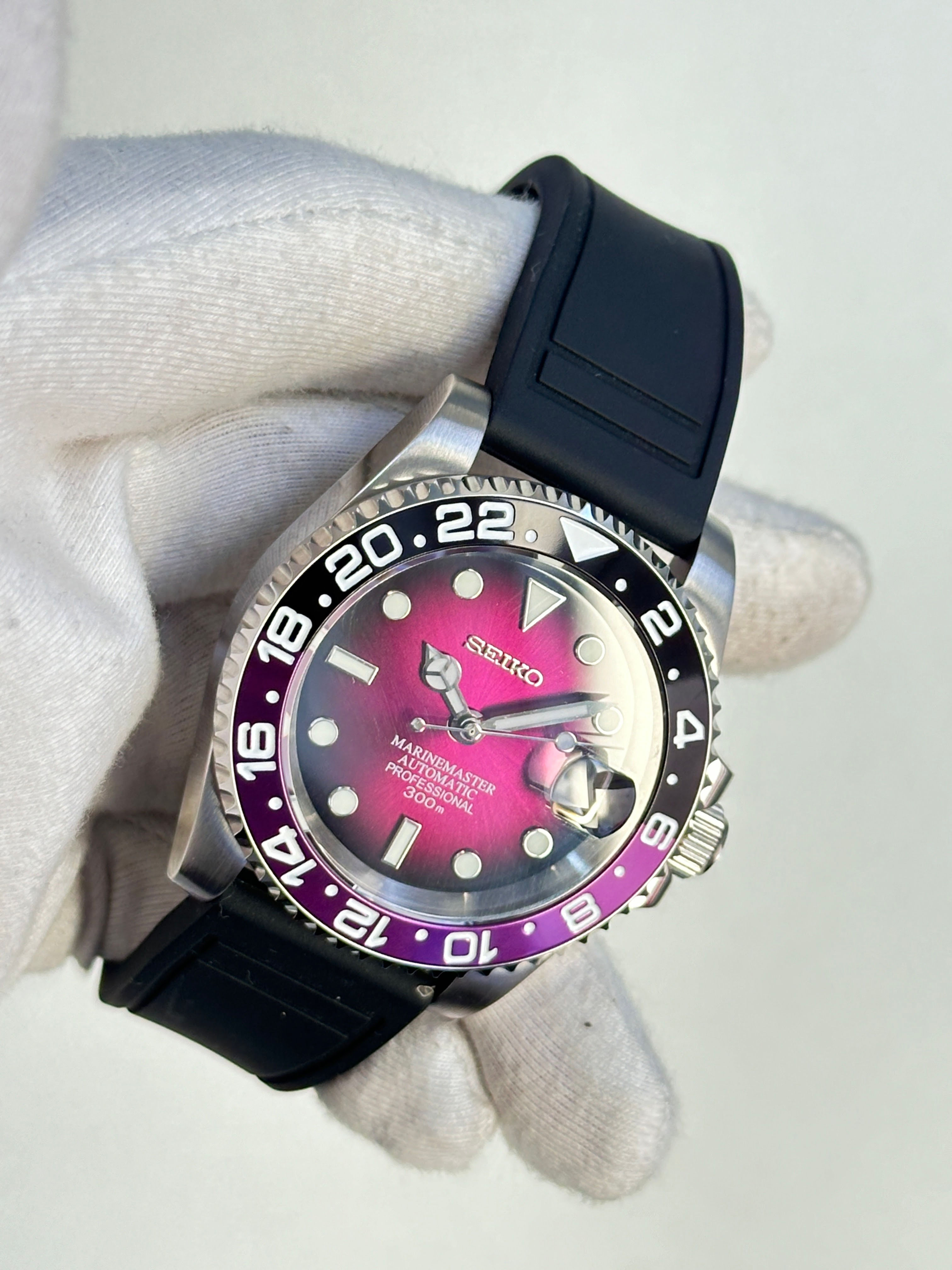 CUSTOM SEIKO MOD LUMINOUS PURPLE WATCH - PURPLE AURA