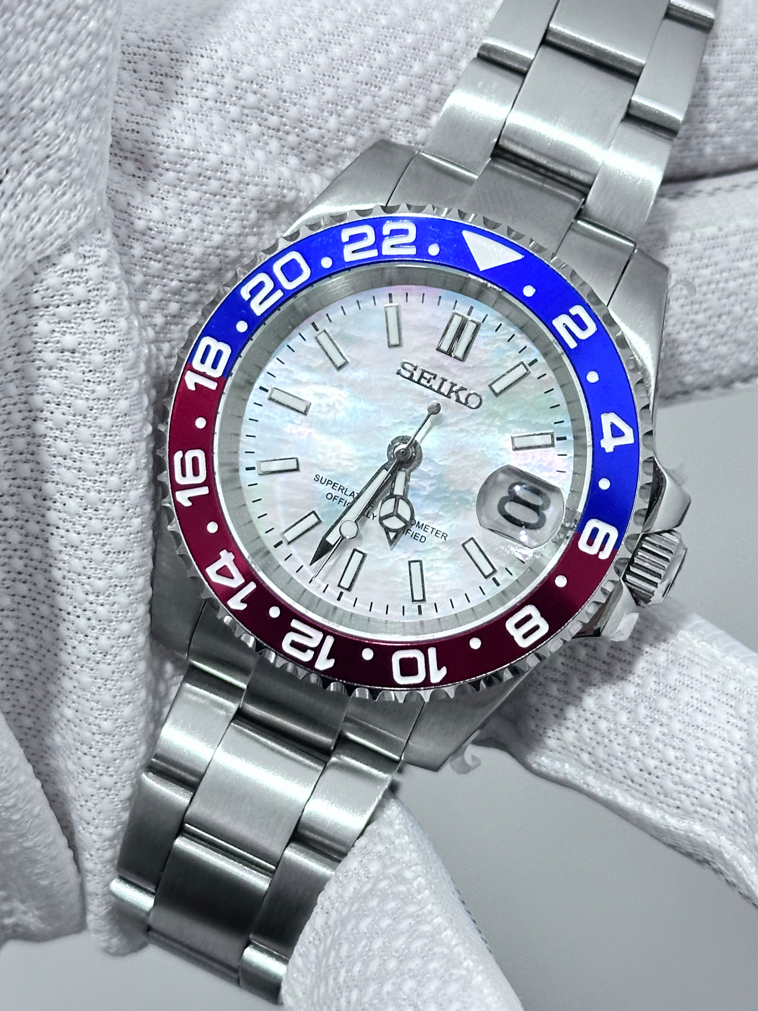 CUSTOM SEIKO MOD PEARL PEPSI WATCH - WHITE PEPSI (MOTHER OF PEARL))