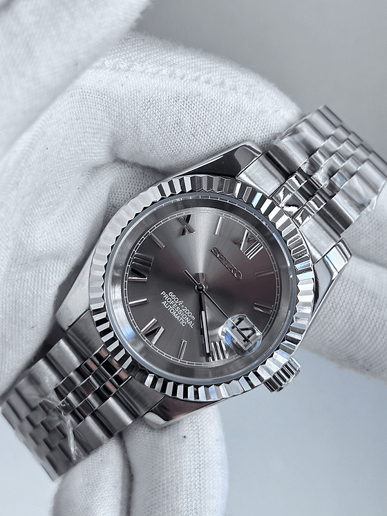 SEIKO　カスタム　MOD WATCH NH36 ダークグレー grey  日差±1秒程 SEIKO カスタム MOD WATCH NH36 ダークグレー grey 日差±1秒程 SEIKO