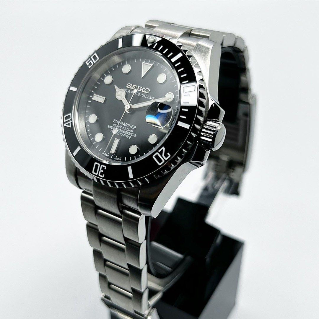 CUSTOM SEIKO MOD GMT BLACK WATCH - BRUSHED BLACK