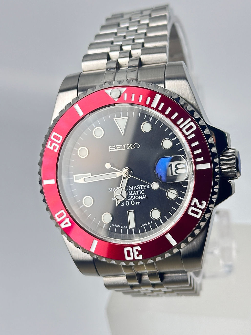 Thumbnail: SEIKO CUSTOM MOD - SUB STYLE WATCH - STEEL RED
