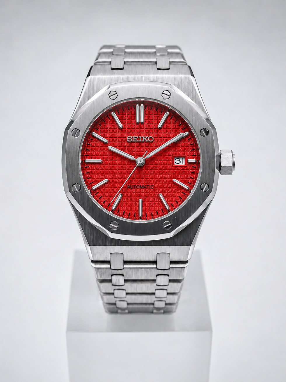 Thumbnail: SEIKO CUSTOM MOD - OAK STYLE WATCH - RED