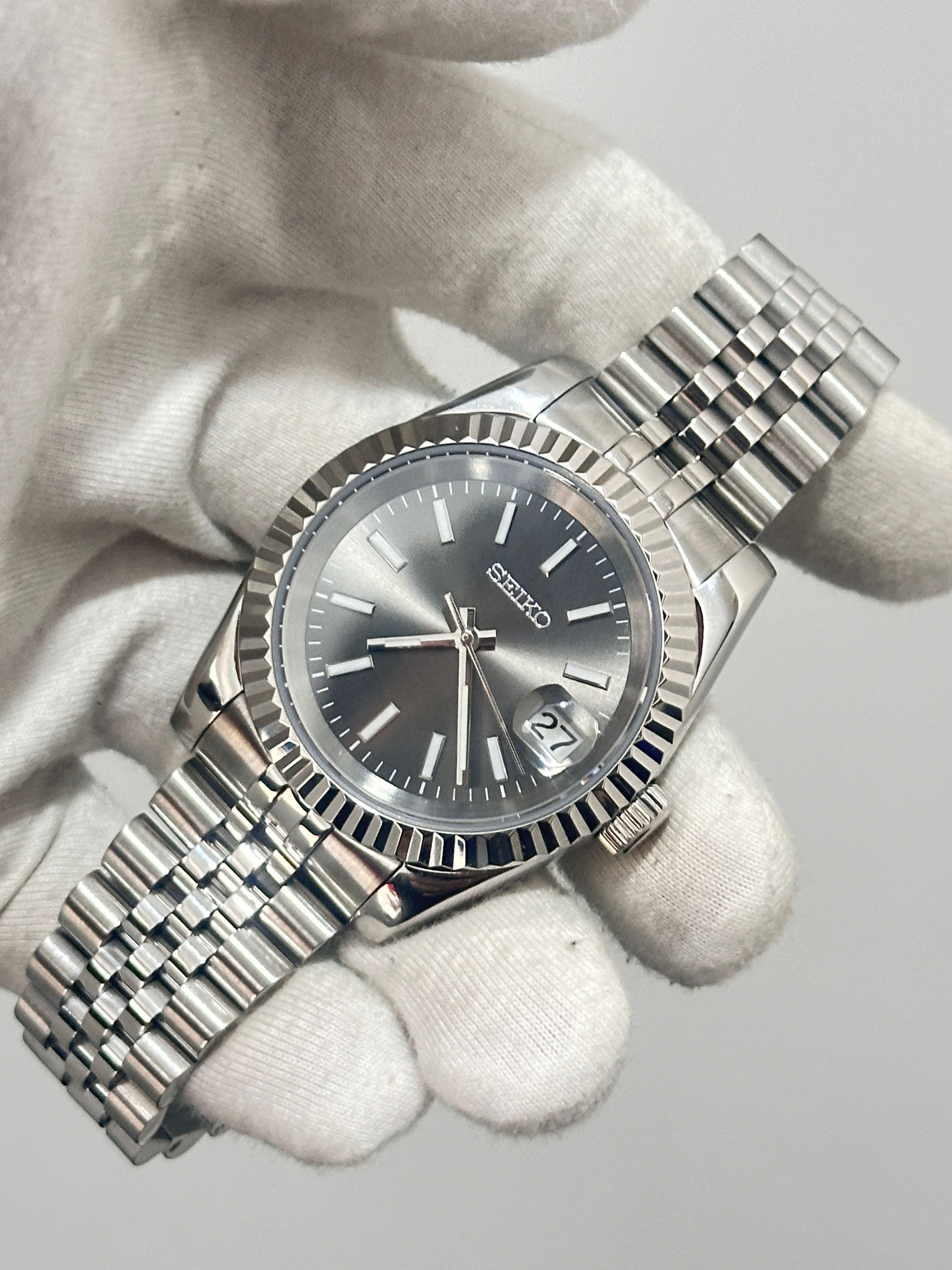 CUSTOM SEIKO MOD WATCH NH35 - MOONLIGHT GREY