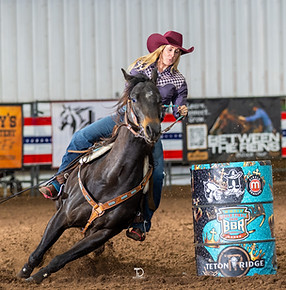 234_Carrie_Ferguson_Lucie_In_The_Sky_Wed.Multi_Barn_8_334__DSC6187.jpg