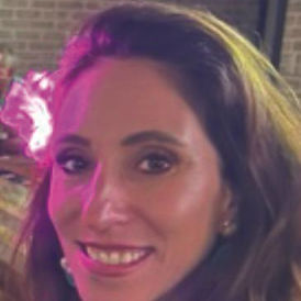 Shawna 2x2.jpg