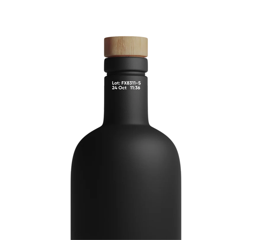 Bouteille sombre portant un petit marquage près du col