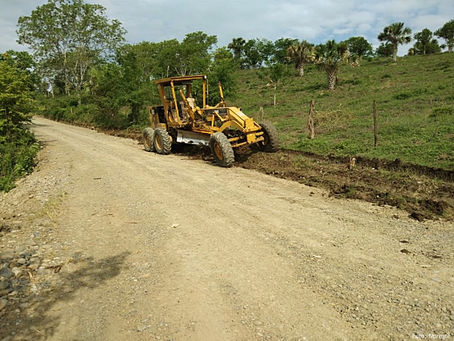 Tihuatlan: "PUEBLO VIEJO ESTRENA PAVIMENTACIÓN CON CONCRETO, EN TIHUATLÁN"