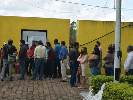 Tihuatlan: "EN TIHUATLÁN TIANGUISTAS SOLICITAN PERMISO PARA INSTALARSE Y TRABAJAR"