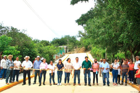 Tihuatlan: "NUEVOS ACCESOS A PALO DE ROSA, EN TIHUATLÁN"
