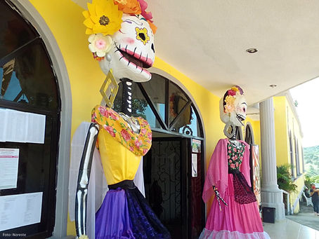 Tihuatlan: "PRESERVAN TRADICIÓN DE MUERTOS EN AYUNTAMIENTO DE TIHUATLAN"